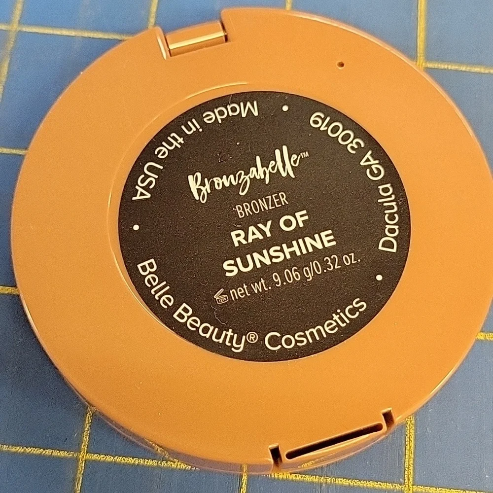 Bronzabelle Ray of Sunshine Bronzer Compact 9.06g New